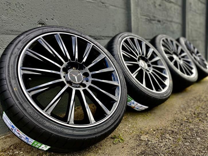 Mercedes A B C CLA velgen 18 inch met all-season banden, Niet ingevuld, 18 inch, Banden en Velgen, Niet ingevuld