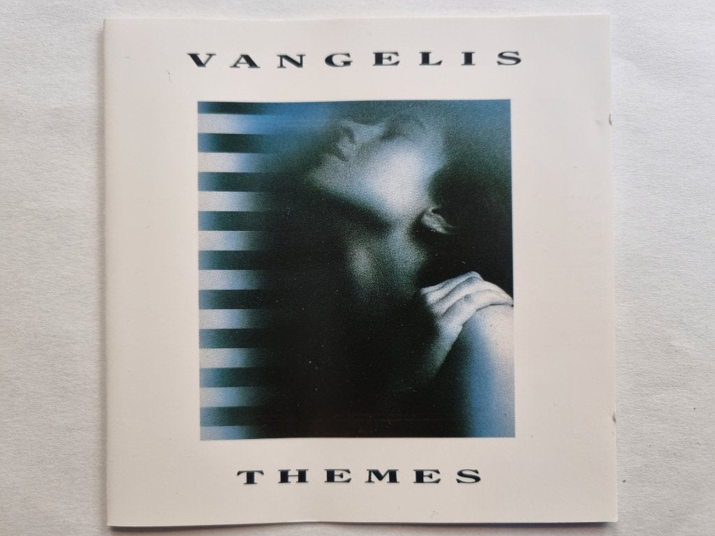 CD Vangelis - Themes (1989, o.a. Chariots Of Fire), Gebruikt, Inclusief doosje, Ophalen of Verzenden, Verzamelalbum