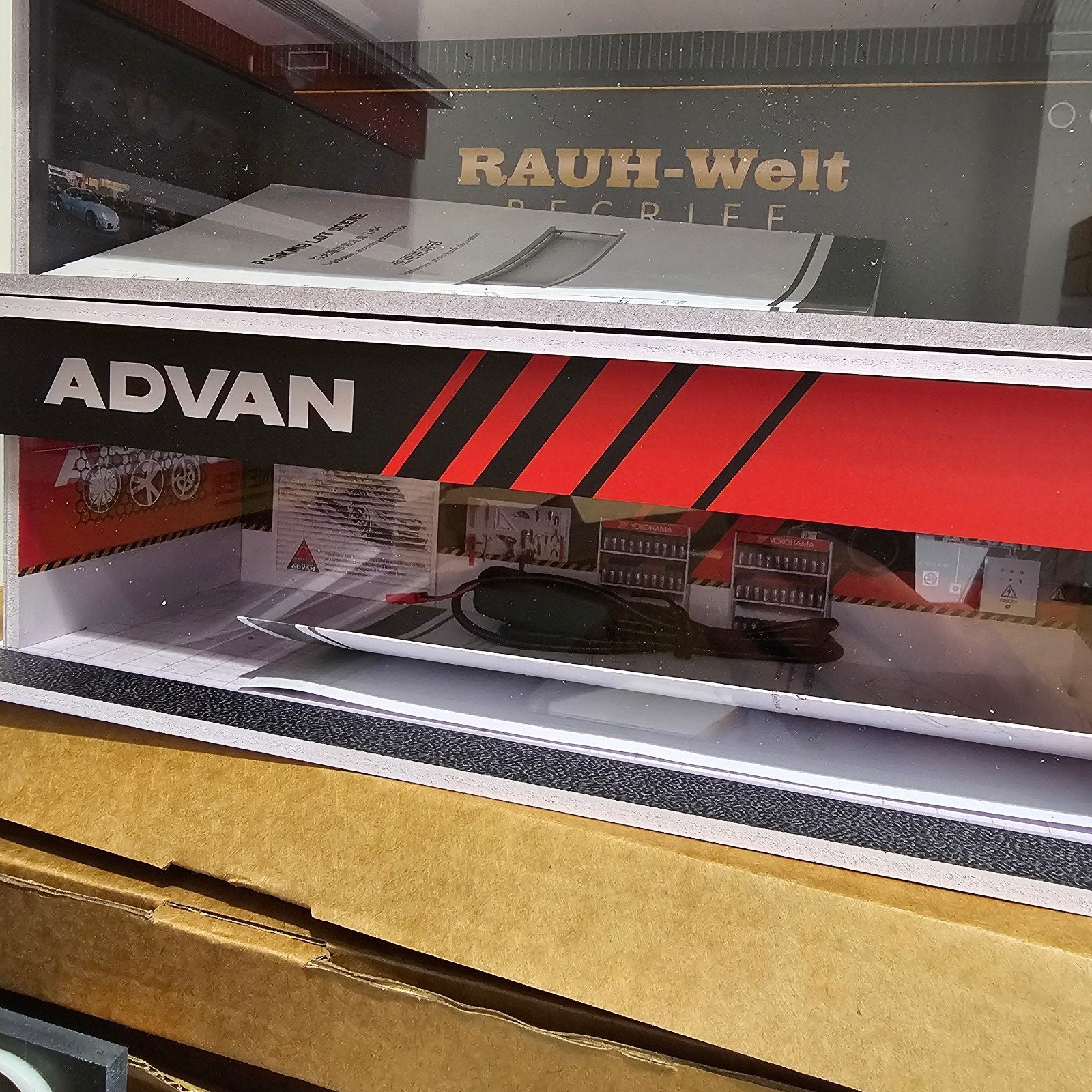Diverse Garages met Verlichting en Plexiglas Afsluiting, Onbekend, EU, Nieuw, Ophalen of Verzenden, Info@generiekmodelbouw.eu