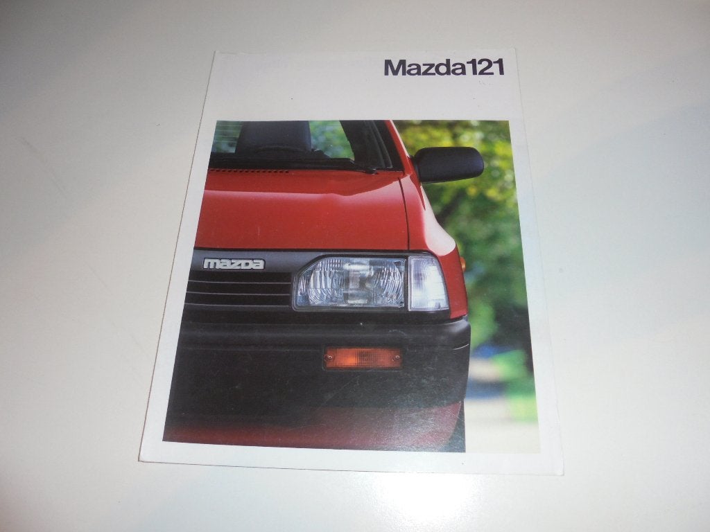 brochure Mazda 121 modellen 1988, Ophalen of Verzenden, Gelezen, Mazda