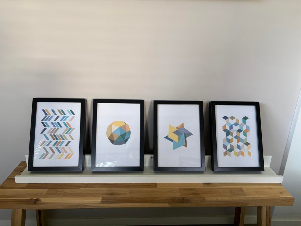 Ikea schilderijenpkank met 4 Ribba fotolijsten, Ophalen, Kunststof, Zo goed als nieuw, 100 tot 125 cm