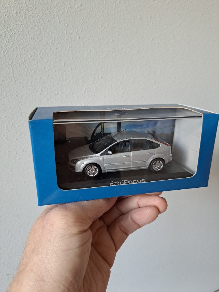 Ford Focus Mk2 5-deurs hatchback 1:43 Minichamps 433087024, Ophalen of Verzenden, Nieuw, Auto, MiniChamps
