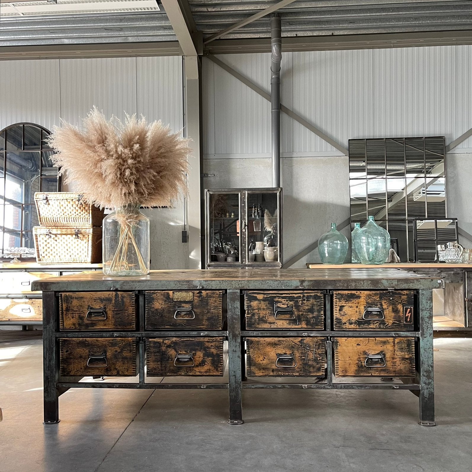 Oude werkbank, toonbank, ladekast, dressoir, keukeneiland, Antiek en Kunst, Curiosa en Brocante, Ophalen