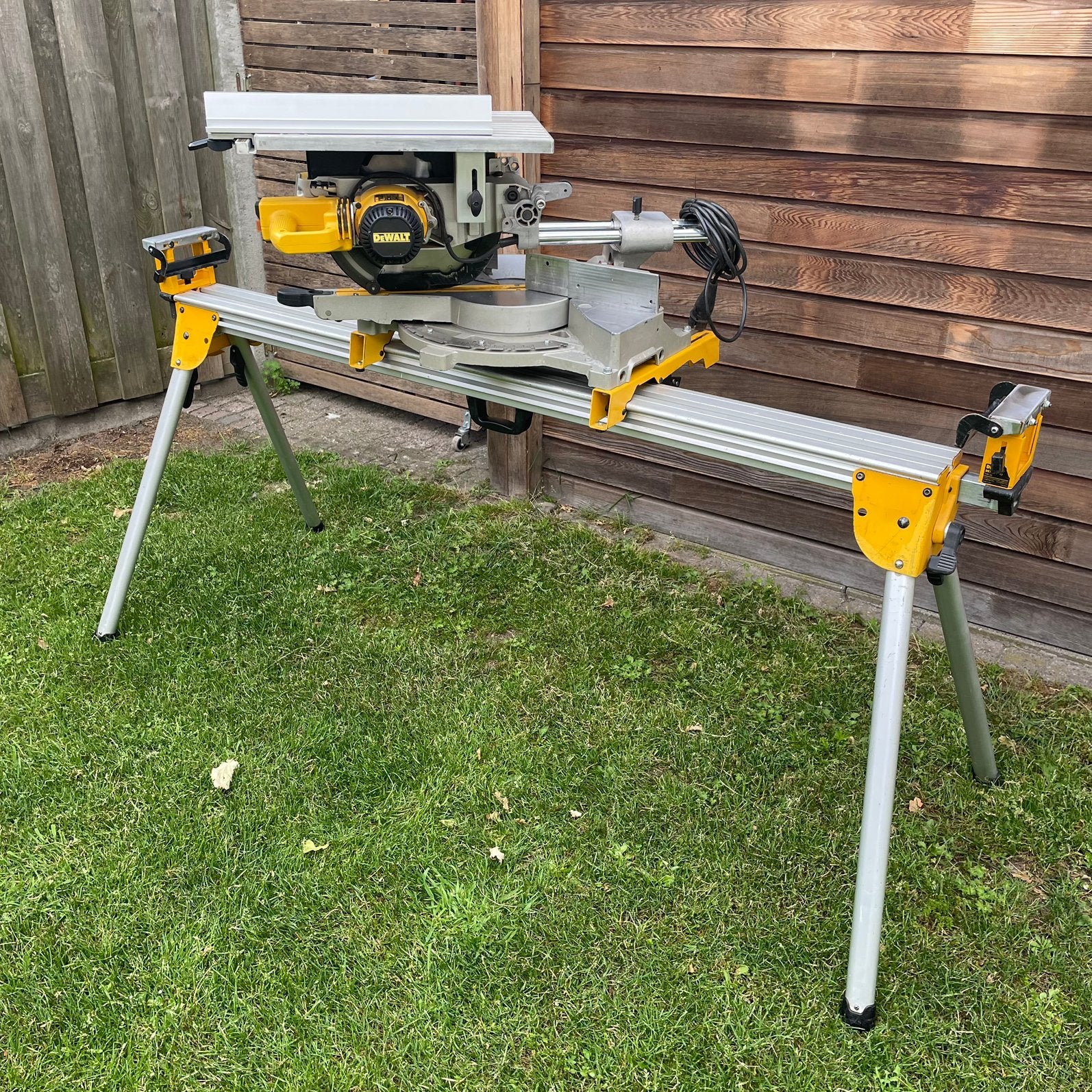 Nette Dewalt combi afkort- tafelzaag D27112 met onderstel, Ophalen, Gebruikt, 70 mm of meer, Overige typen