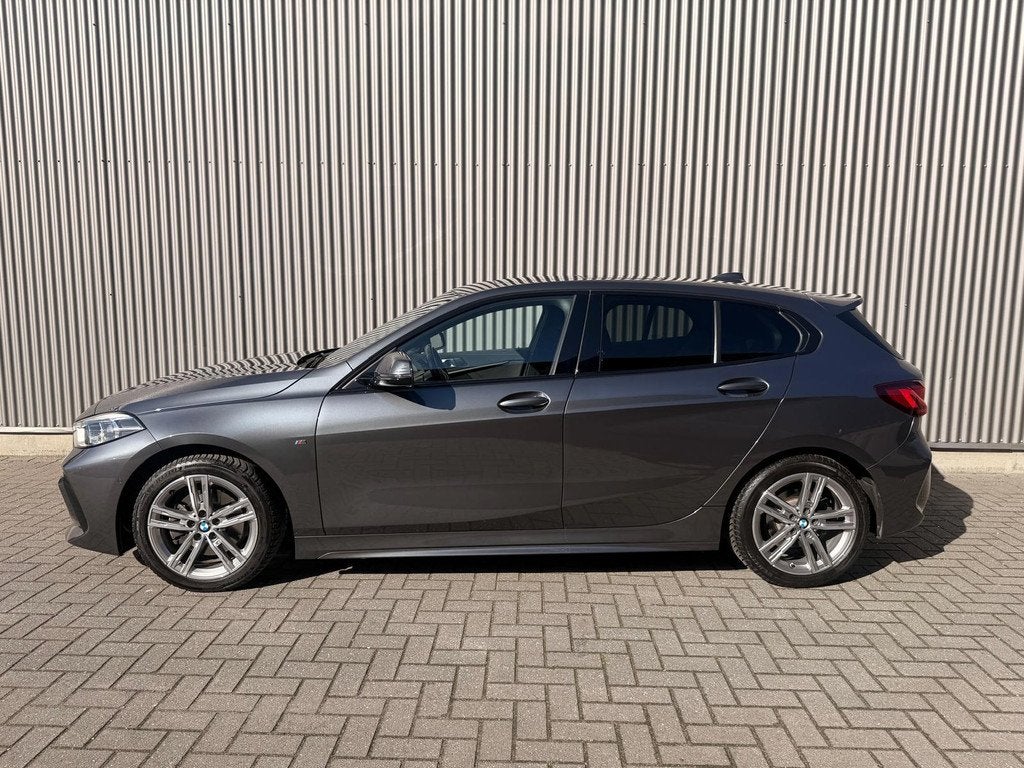 BMW 1-serie 118i Business Edition M-Pakket|Spoiler|Carplay|N, Auto's, BMW, 136 pk, Gebruikt, Origineel Nederlands, Bedrijf