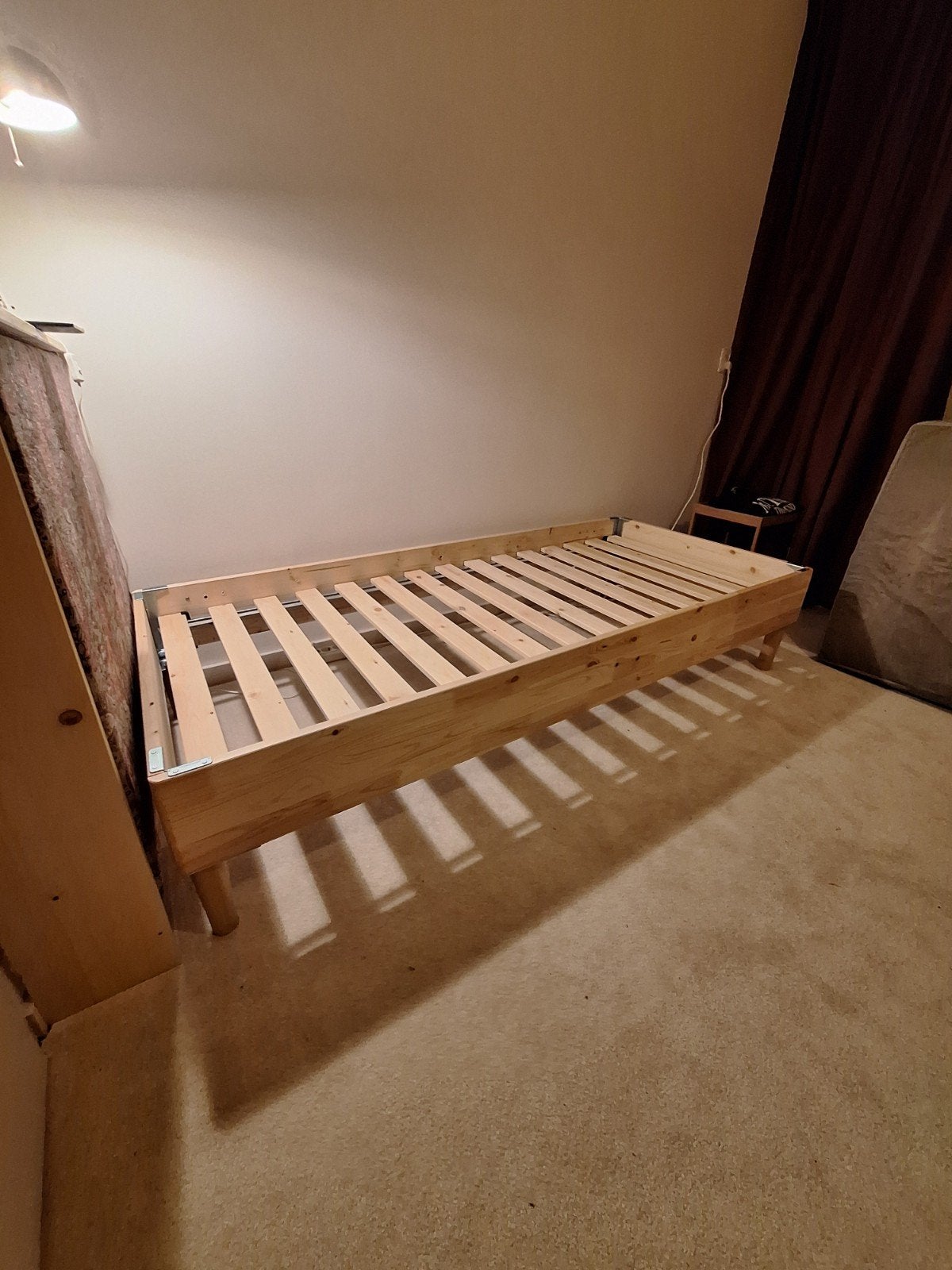 Lyngör houten bedframe, incl. rolbodem + poten, maat 90x200, Ophalen, 90 cm, Eenpersoons, Nieuw