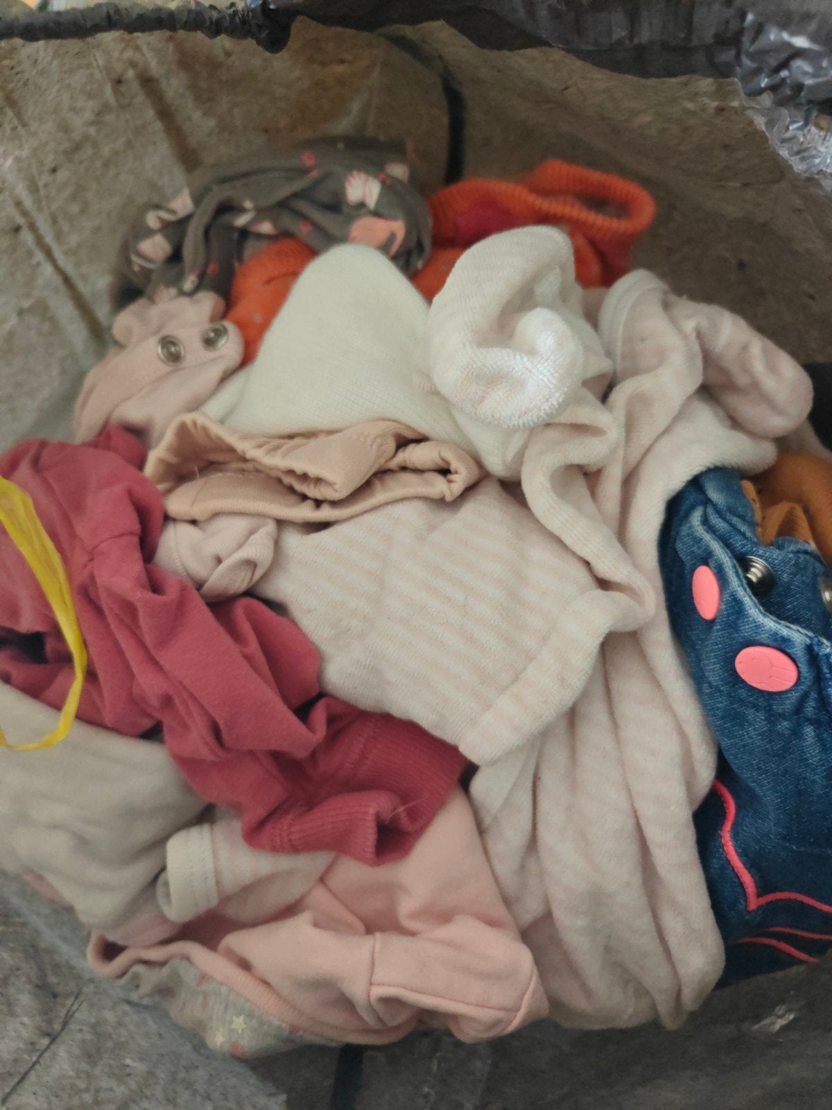 Grote vuilniszak vol meisjes babykleding maat 44-68, Ophalen