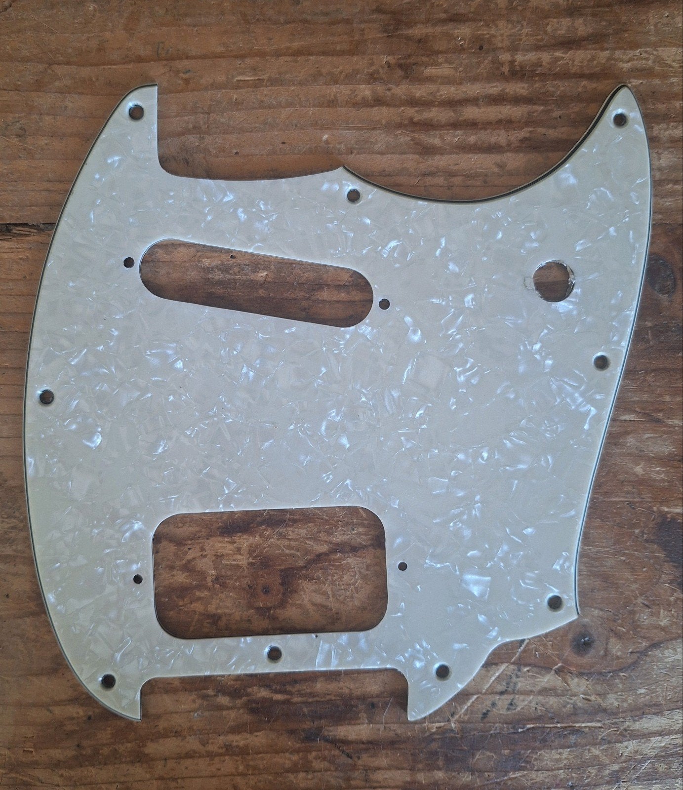 Fender / Squier Kurt Cobain Mustang slagplaat wit, Ophalen of Verzenden, Zo goed als nieuw, Elektrische gitaar