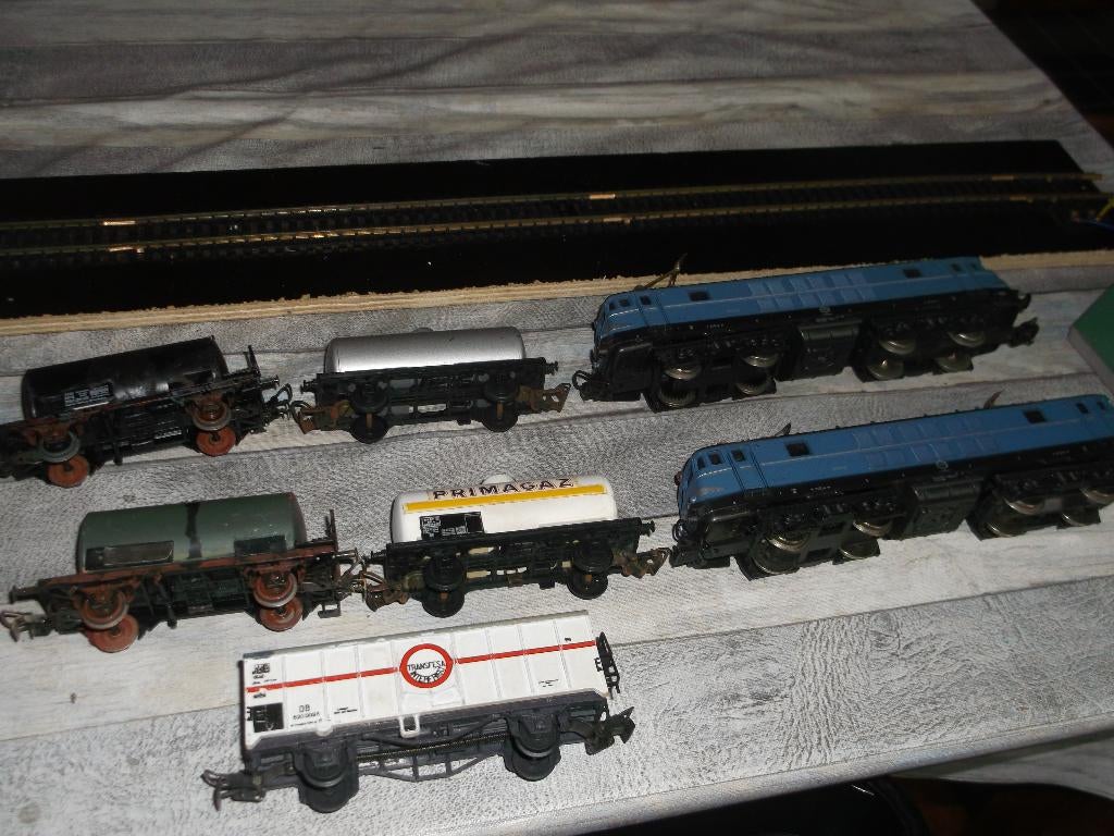 lima loc van belgische spoorwegen en 5 wagons, Hobby en Vrije tijd, Gelijkstroom, Ophalen of Verzenden, Lima, Gebruikt