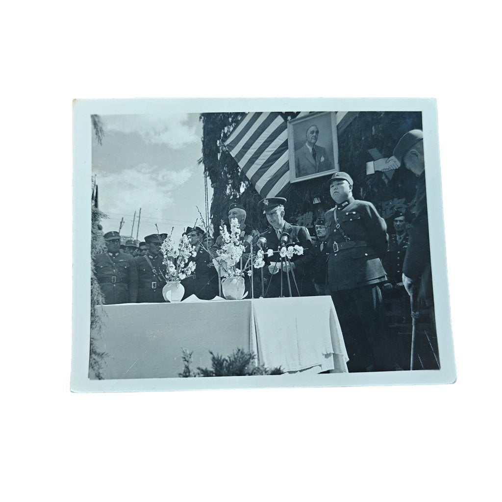 WWII US Japan Occupation Photograph 2, Verzamelen, Militaria | Tweede Wereldoorlog, Ophalen of Verzenden, Amerika, Embleem of Badge