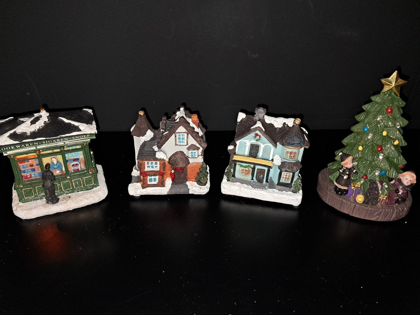 Kersttafereel + verlichting, kerstdorp, kerstboom, stal, Diversen, Ophalen of Verzenden, Zo goed als nieuw