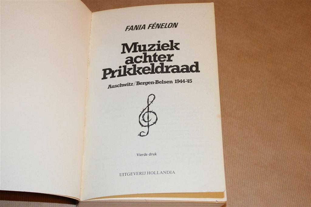 Muziek Achter Prikkeldraad — Kamporkest Auschwitz 1982, Boeken, Ophalen of Verzenden, Tweede Wereldoorlog, Gelezen, Overige onderwerpen