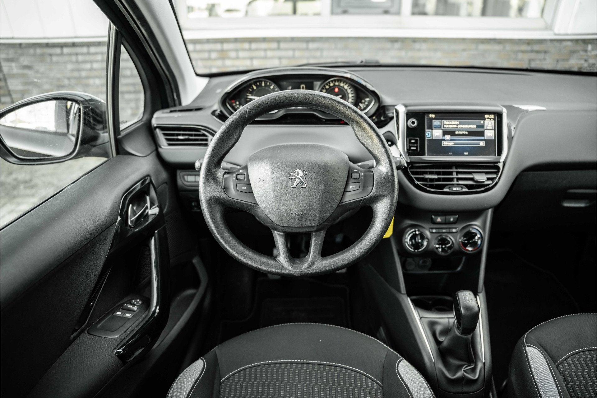 Peugeot 208 1.6 BlueHDi Blue Lease (bj 2016), Auto's, Peugeot, Voorwielaandrijving, Gebruikt, 4 cilinders, Origineel Nederlands