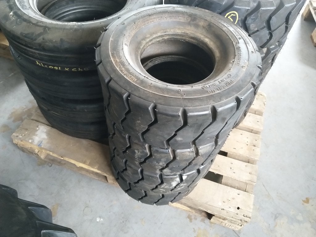 18 x 7 - 8 Nieuwe Mc. Creary banden, Zakelijke goederen, Agrarisch | Onderdelen | Banden, Velgen en Assen, Niet ingevuld, Niet ingevuld