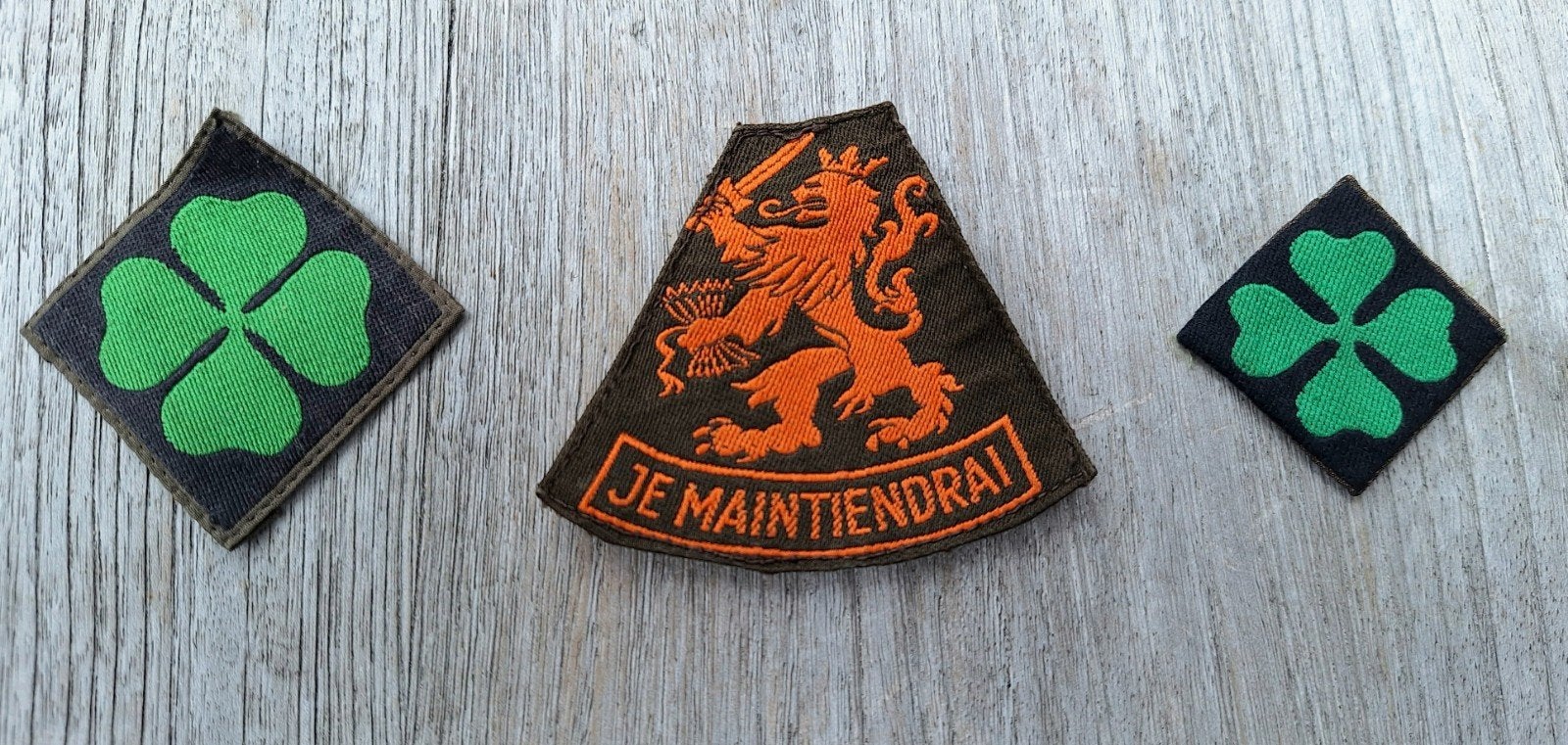 Mouwemblemen KL (VT) 4e Divisie (41 Afdva) 1980, Verzamelen, Ophalen of Verzenden, Landmacht, Nederland, Embleem of Badge