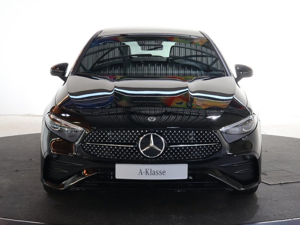Mercedes-Benz A-Klasse 180 Business Solution AMG | Panoramas, Auto's, Mercedes-Benz, 136 pk, 4 cilinders, Zwart, Bedrijf