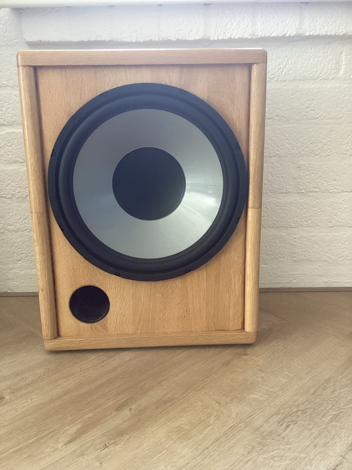 15 inch Subwoofer in massief eiken kist, Gebruikt, Subwoofer, 120 watt of meer, Ophalen