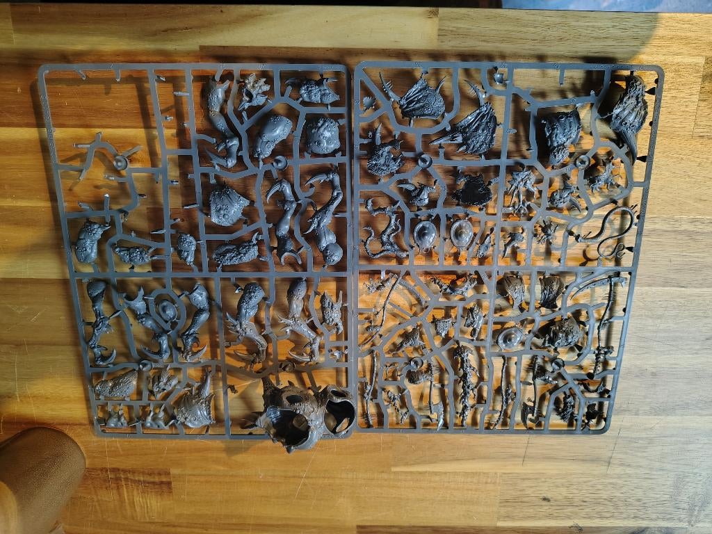 warhammer aos 3 way buildable character of nurgle NOS, Hobby en Vrije tijd, Wargaming, Ophalen of Verzenden, Zo goed als nieuw