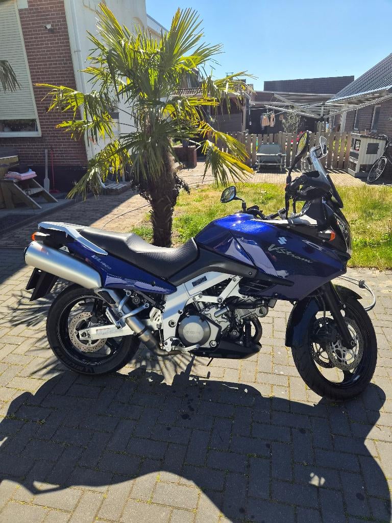 Nette Suzuki V-strom 1000 dl, Motoren, Motoren | Suzuki, 2 cilinders, Gebruikt, Particulier, Meer dan 35 kW