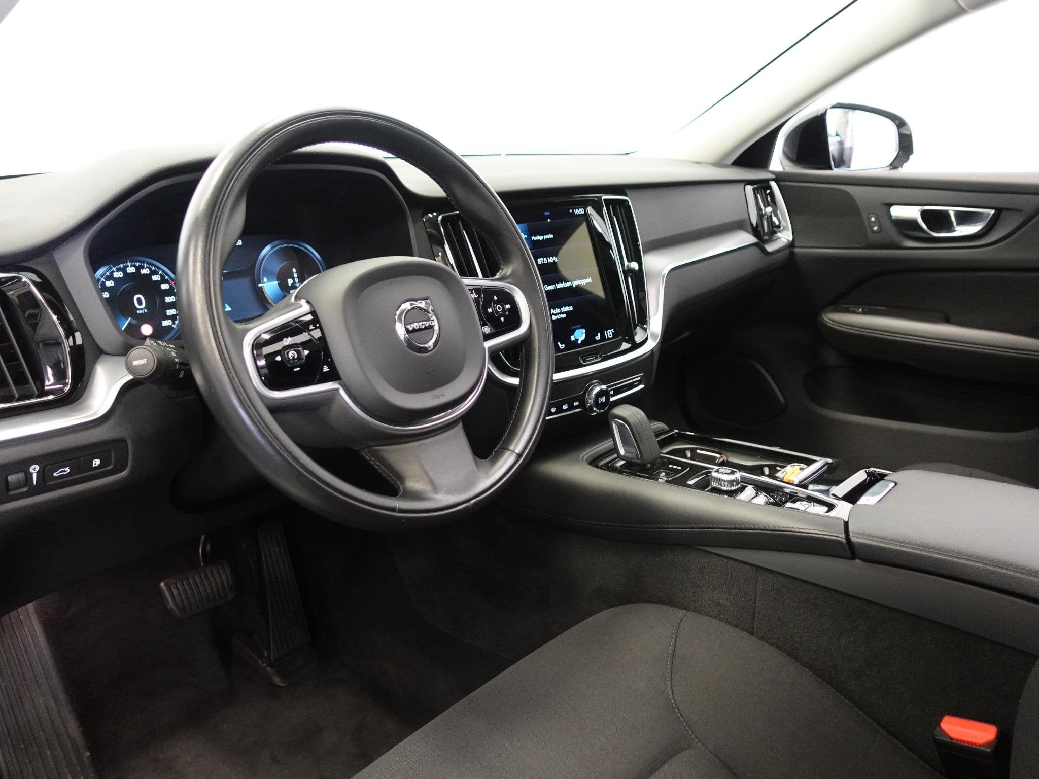 Volvo V60 2.0 T6 Recharge AWD R-Design Panoramadak Navigatie, Gebruikt, Euro 6, 4 cilinders, Leder en Stof