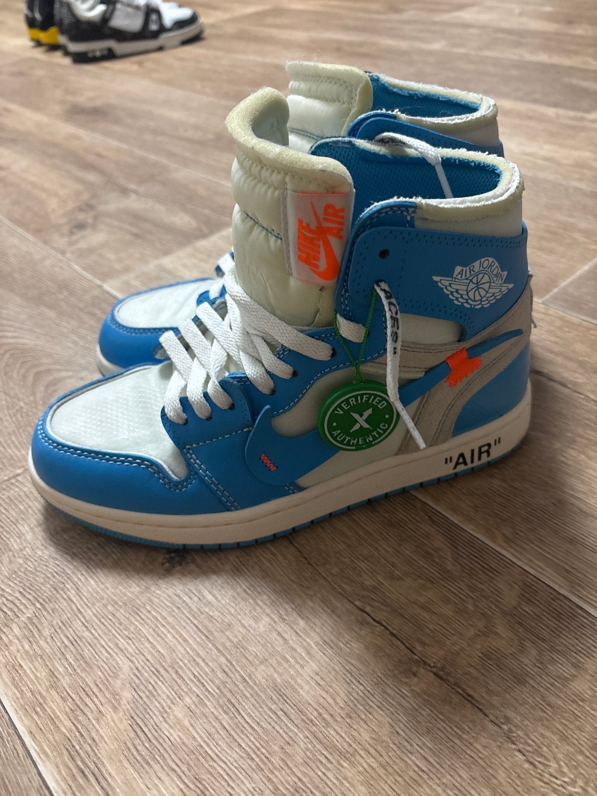 Nike Air Jordan 1 Retro High Off-White UNC, Ophalen of Verzenden, Zo goed als nieuw, Blauw, Sneakers of Gympen