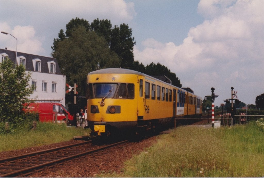 1 foto van NS DE-2 treinstel 180 in Tiel in 1997, Verzenden, Zo goed als nieuw, Trein, Kaart of Prent