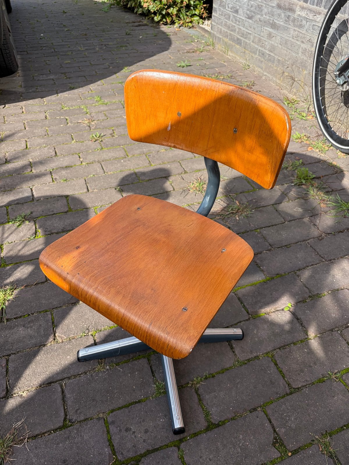 Vintage kinderstoel Hout en Metaal, Ophalen, Gebruikt, Bruin, Bureaustoel