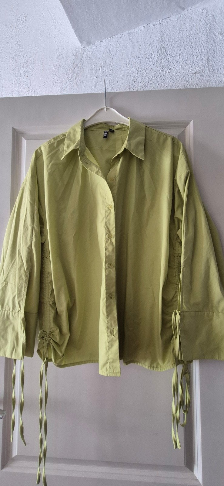 Groene blouse met trekkoordjes - Maat 48, Kleding | Dames, Blouses en Tunieken, Ophalen, Zo goed als nieuw, Maat 46/48 (XL) of groter