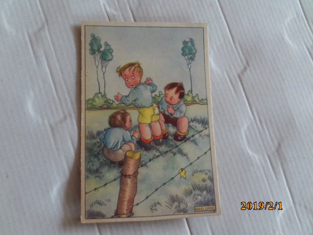 oude kinderkaart kind met kapot broekje, Verzamelen, Ophalen of Verzenden, 1940 tot 1960, Gelopen, Kinderen