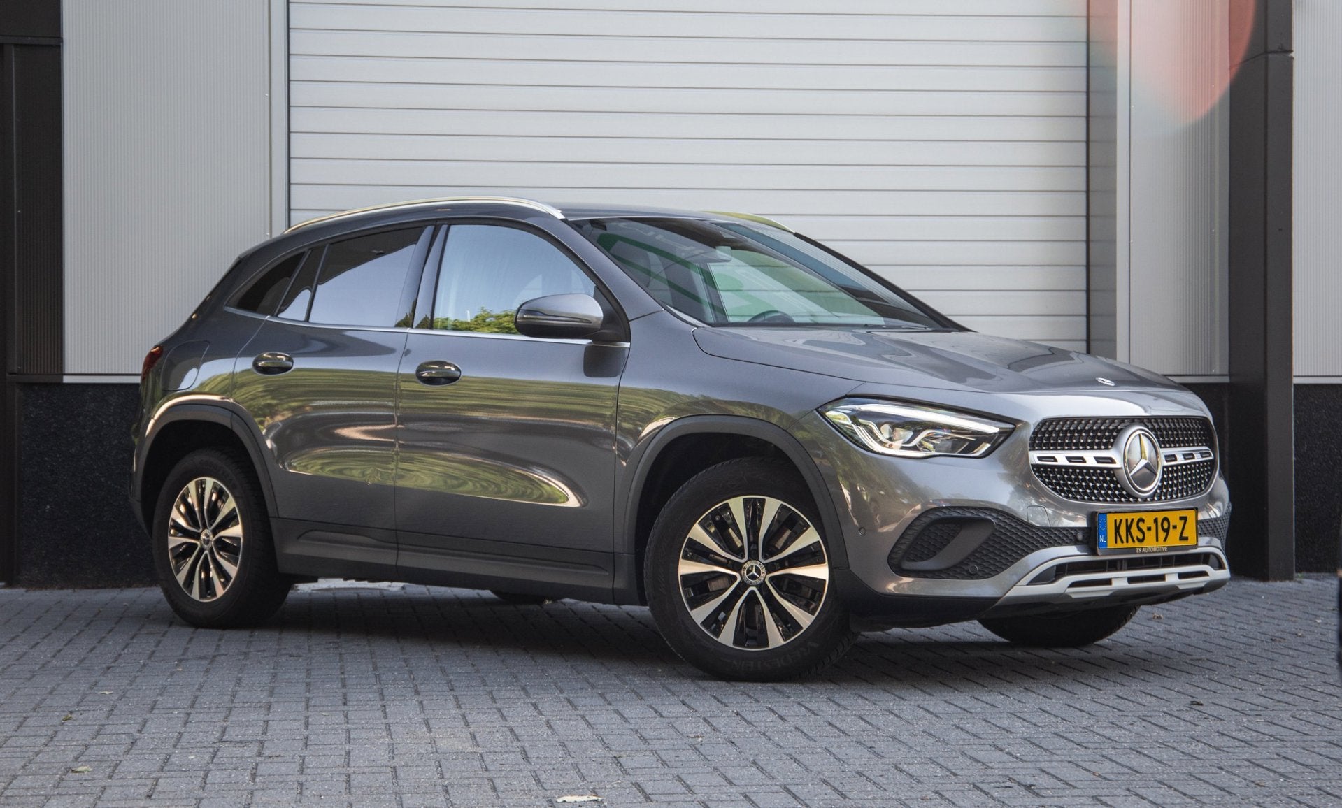 Mercedes-Benz GLA-klasse 250 e Business Solution Luxury Limi, Auto's, Dealer onderhouden, Zwart, 4 cilinders, 15 kWh