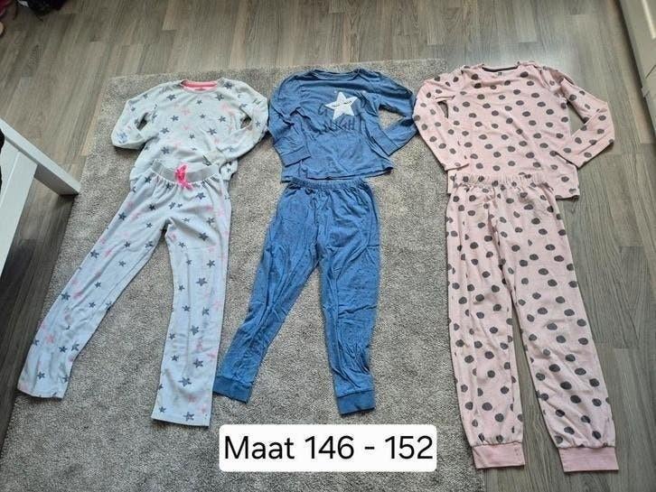 Pyjama's maat 146 - 152 2x flanel en 1 x katoen, Nacht- of Onderkleding, Meisje, Ophalen of Verzenden, Zo goed als nieuw