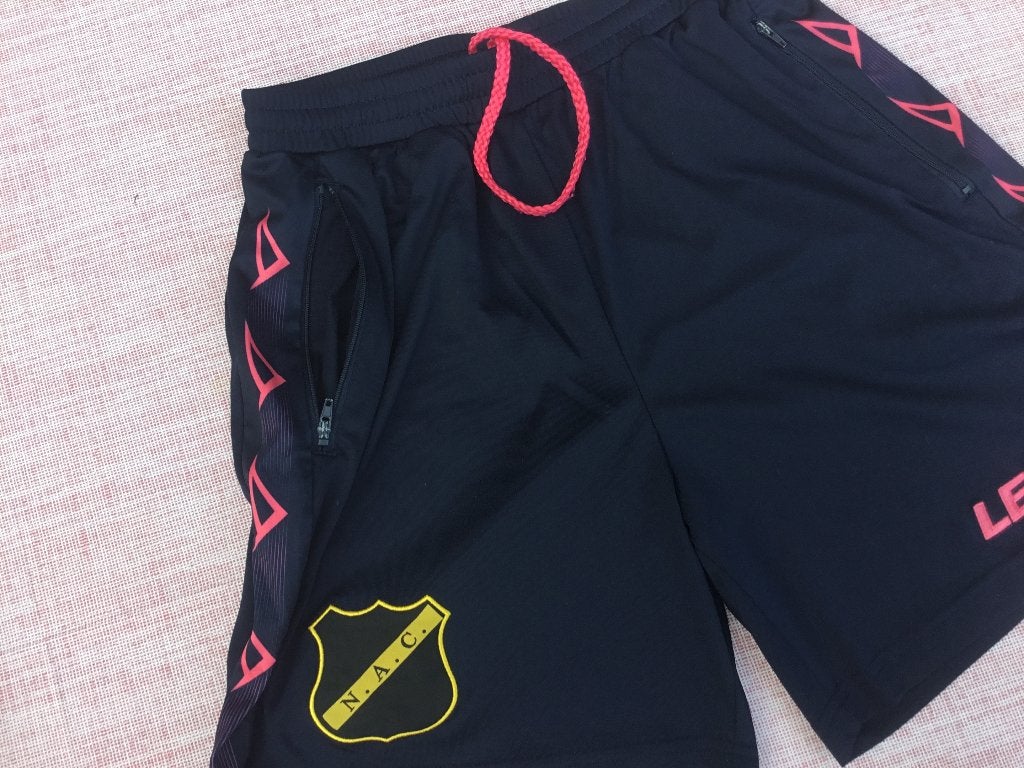 NAC Breda korte broek training maat S, Maat S, Ophalen of Verzenden, Gebruikt, Broek