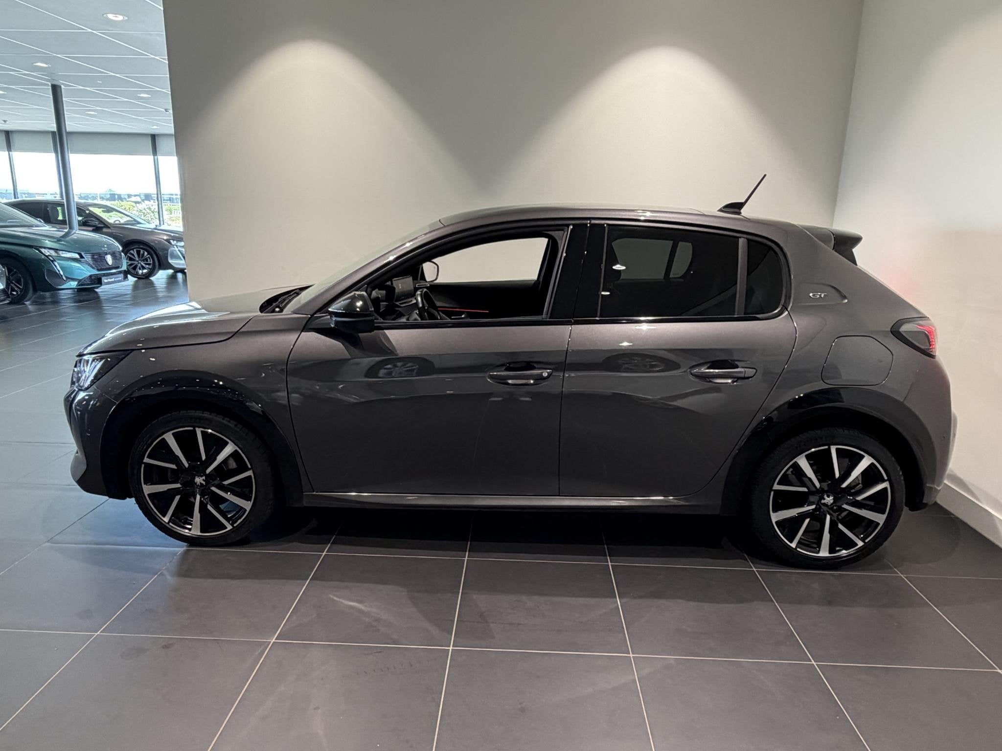 Peugeot 208 1.2 PureTech GT Pack | Panoramadak | Alcantara |, Auto's, Voorwielaandrijving, 12 maanden, 101 pk, Gebruikt