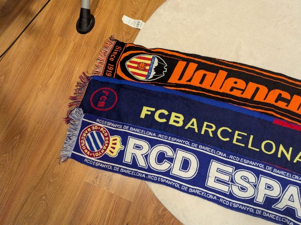 Voetbalsjaals (Spaanse clubs), Ophalen of Verzenden, Gebruikt, Buitenlandse clubs, Vaantje of Sjaal