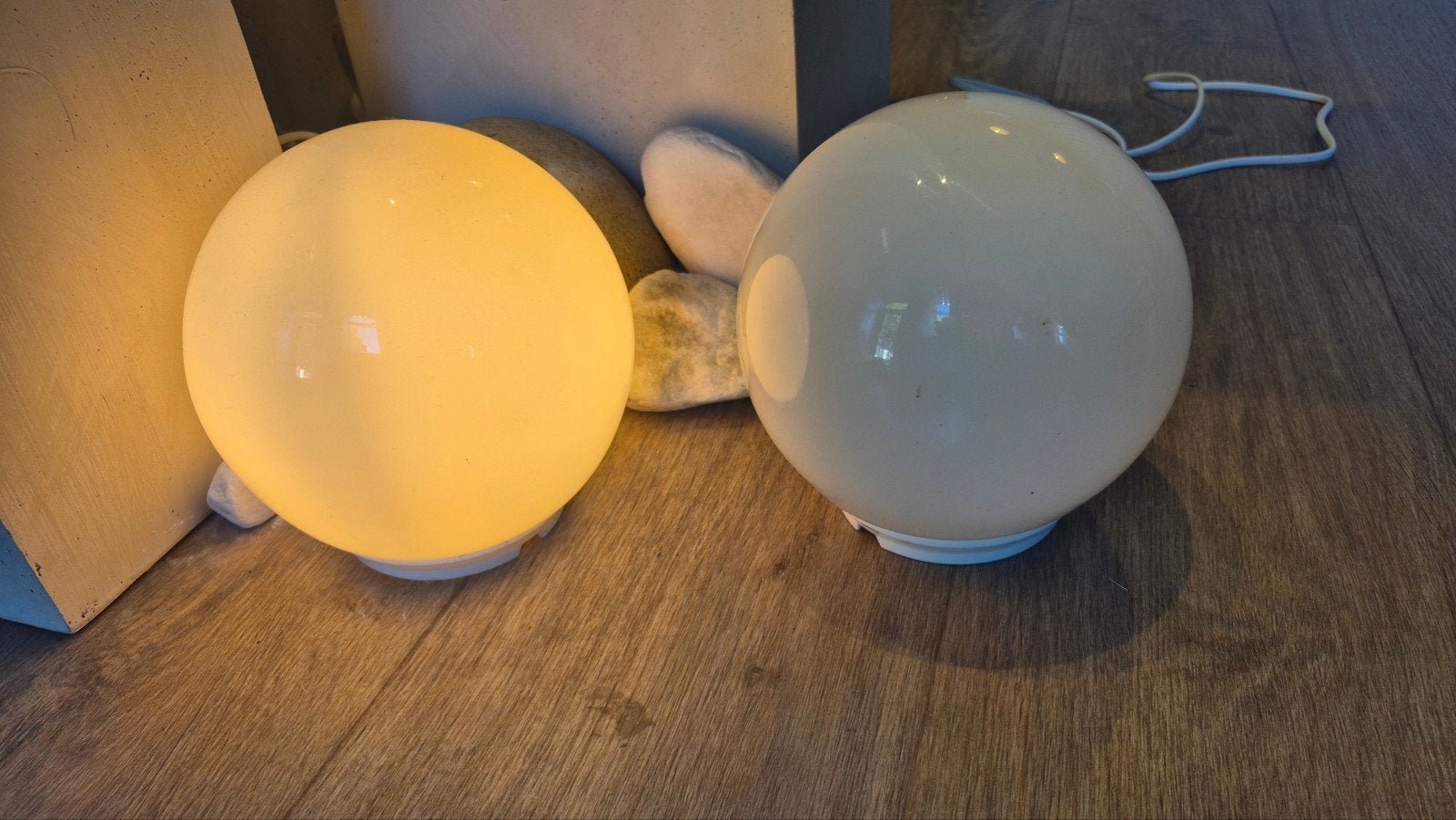 bolvormige tafellamp- wit glas, Ophalen