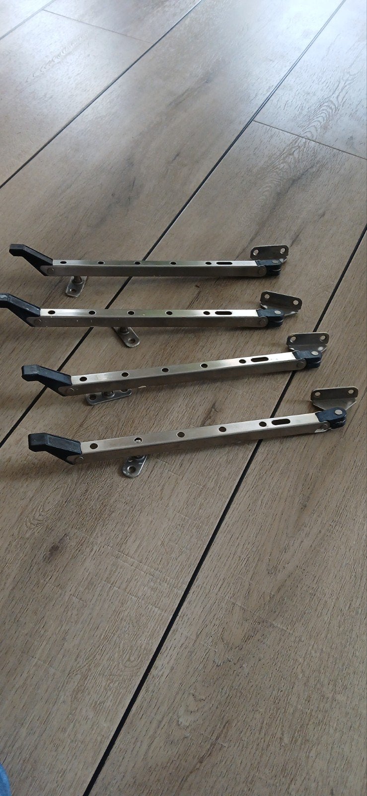 raamuitzetters, Ophalen