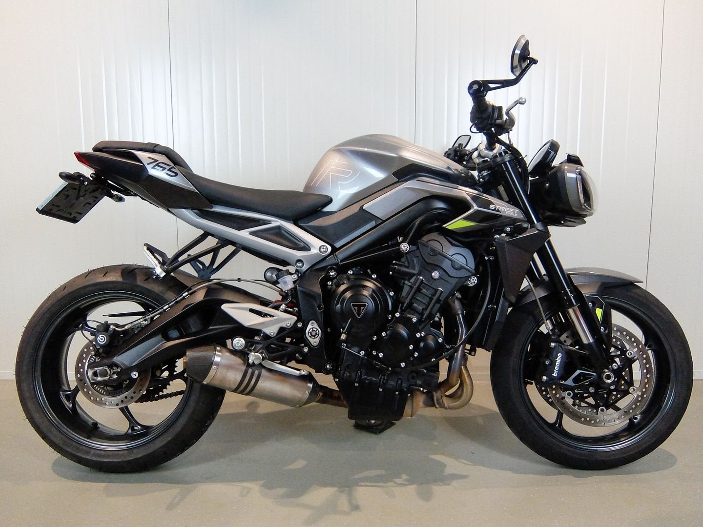 TRIUMPH STREET TRIPLE R ABS (bj 2023), Motoren, Motoren | Triumph, Bedrijf, Naked bike, Motorrijbewijs A