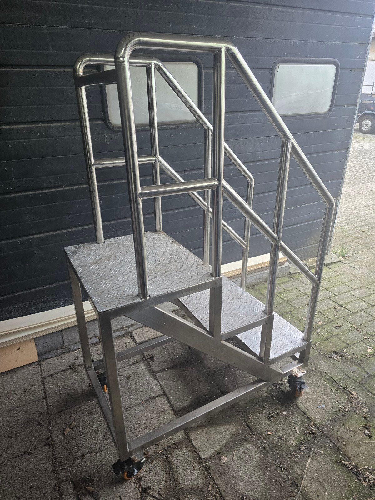 RVS Trap met 3 treden en wielen - Zo goed als nieuw, Doe-het-zelf en Verbouw, Ophalen, Zo goed als nieuw, Trap, Minder dan 2 meter