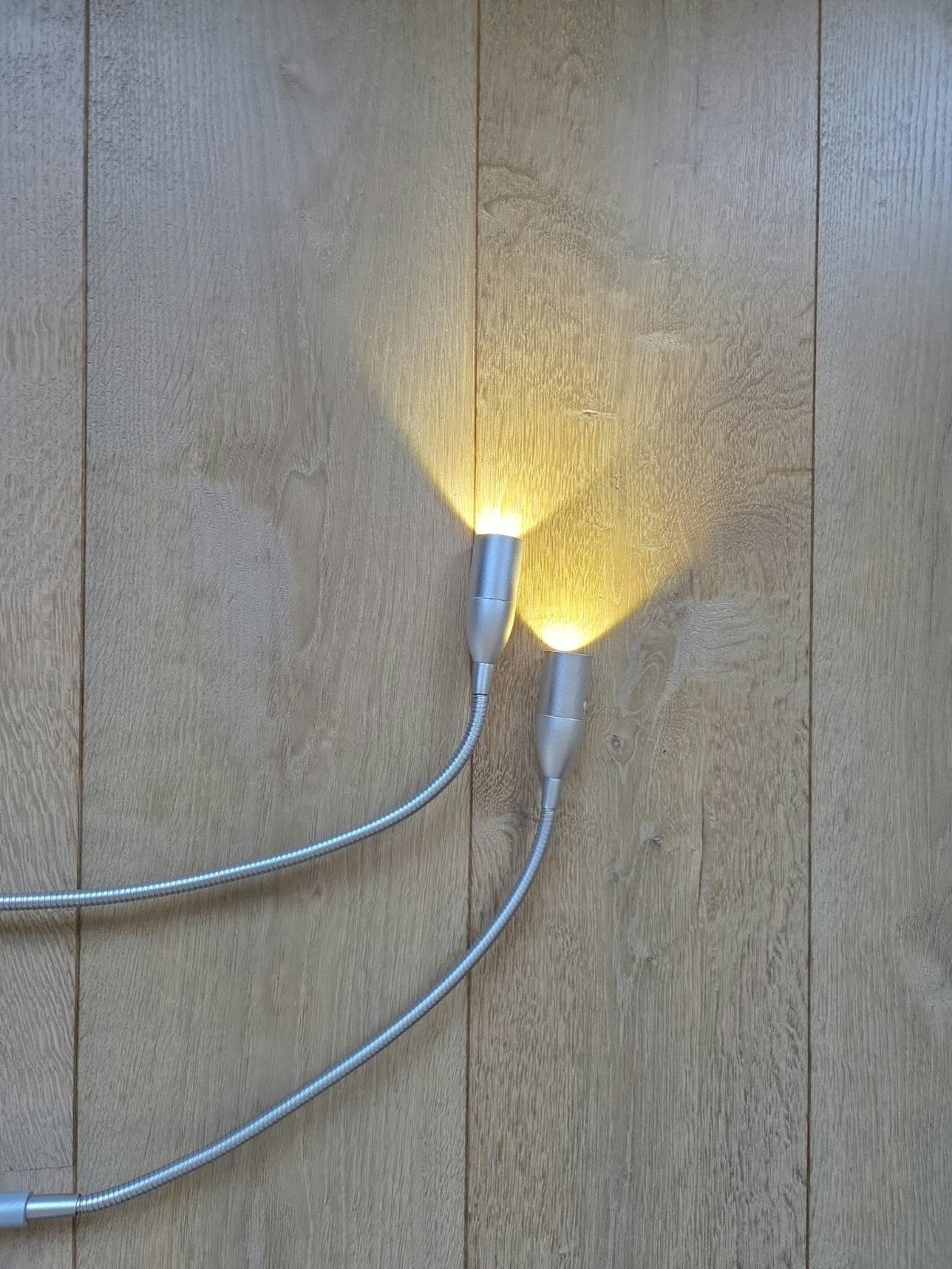Twee lees bedlampjes (led), Ophalen, Zo goed als nieuw, Leeslamp, Grijs