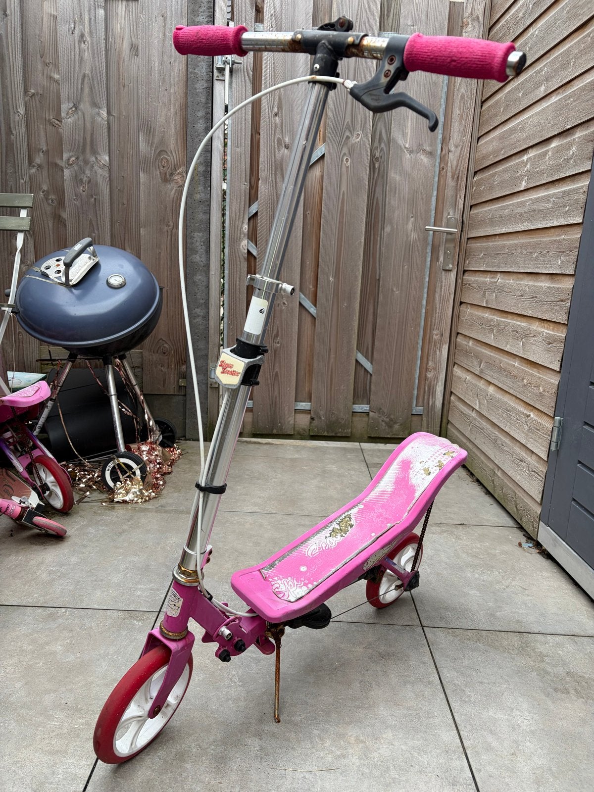 Roze Spacescooter - Gebruikt maar werkt prima!, Fietsen en Brommers, Ophalen of Verzenden, Gebruikt