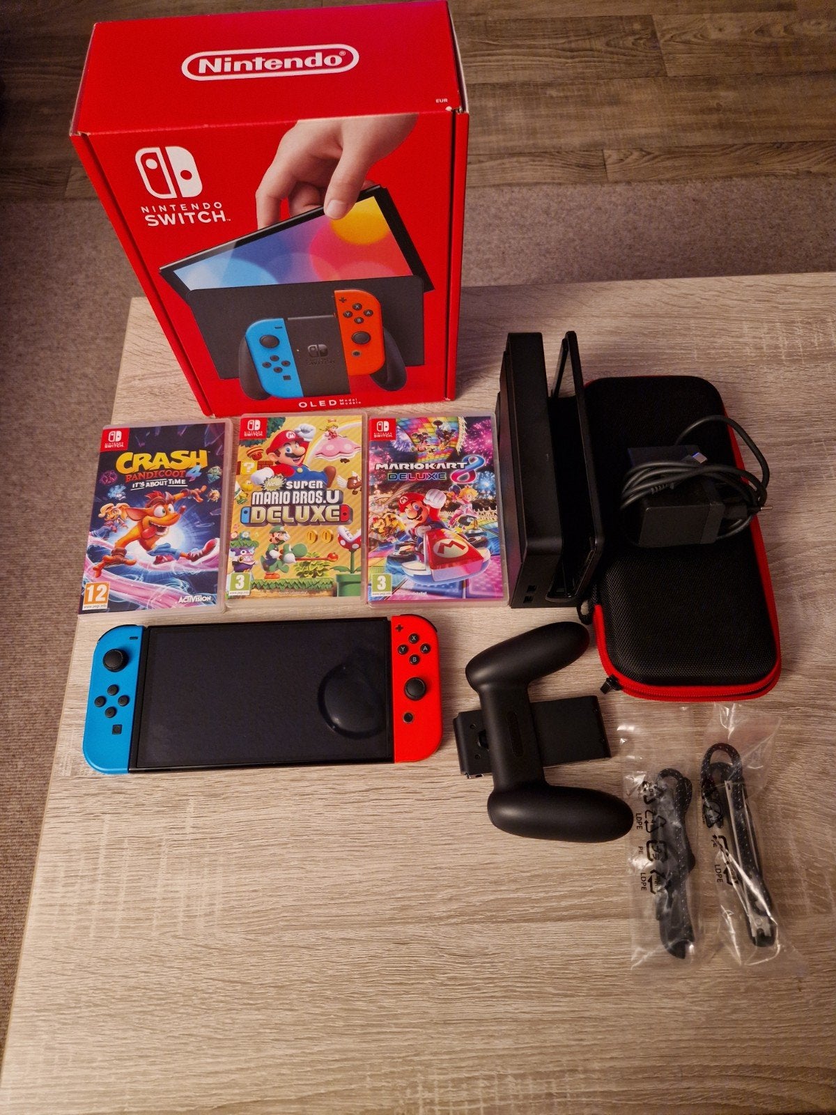 Nintendo Switch Oled+3games+accessoires, Switch OLED, Met games, Met 2 controllers, Ophalen of Verzenden
