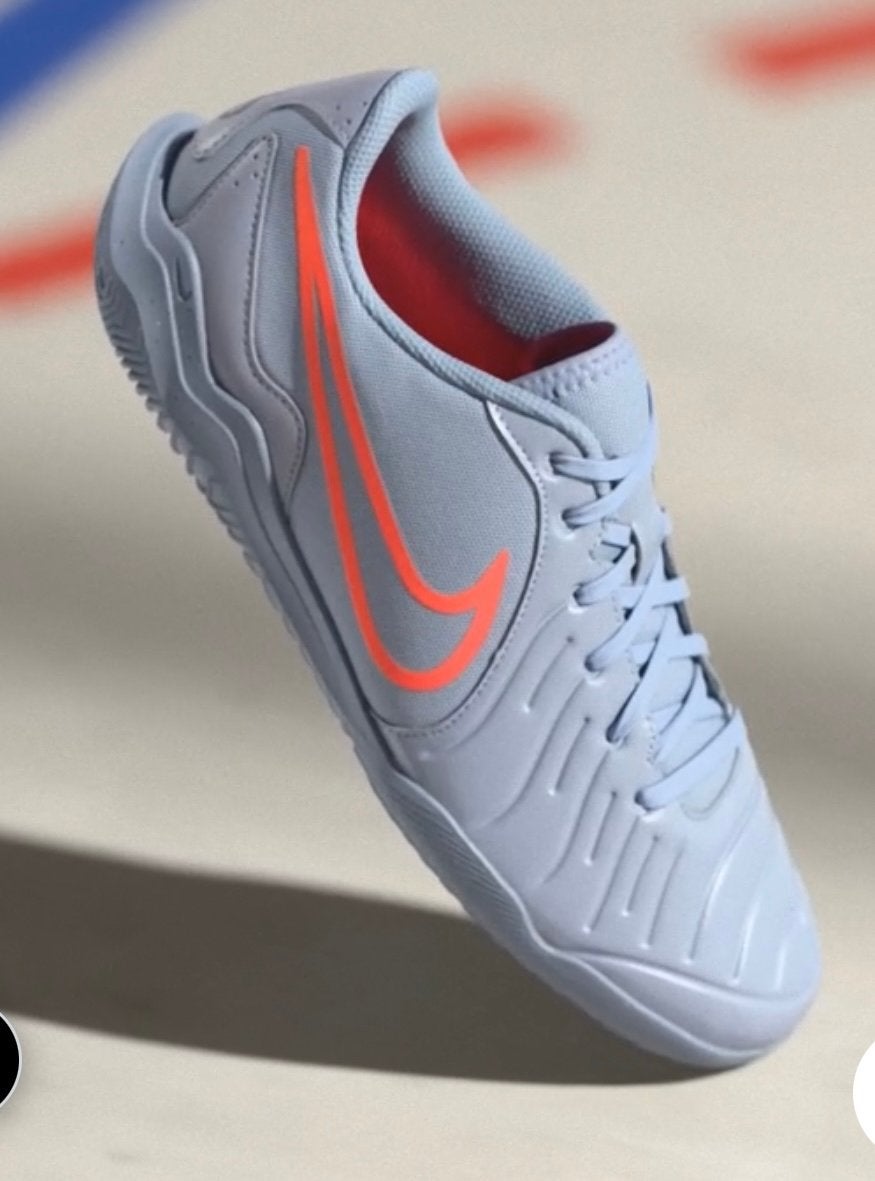 Nike zaalvoetbalschoenen maat 42 gymschoenen zaalschoenen, Ophalen of Verzenden, Zo goed als nieuw, Sportschoenen
