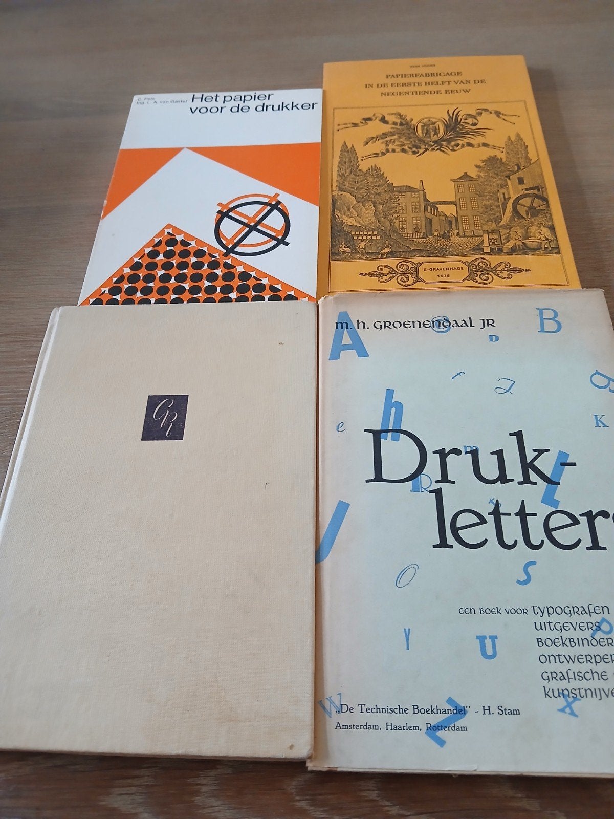 Boeken over papier, druk en typografie (4 stuks), Boeken, Verzenden, Gelezen, Overige onderwerpen, Diverse auteurs