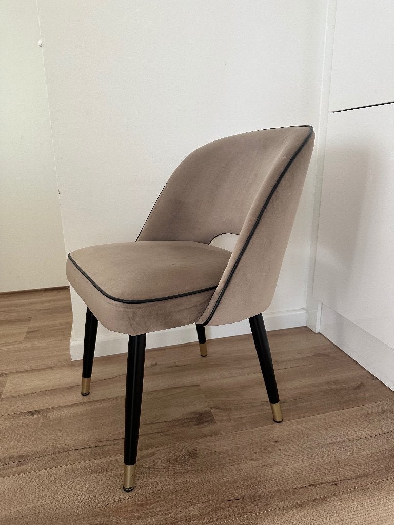 4 Eichholtz eetkamerstoelen – taupe/beige, Ophalen, Gebruikt, Overige kleuren, Vier