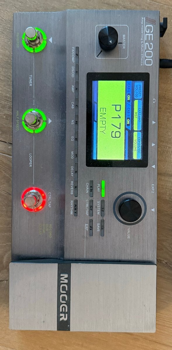Mooer GE200 Multi-effect Gitaar Processor (Geen oplader), Muziek en Instrumenten, Effecten, Ophalen, Gebruikt, Multi-effect