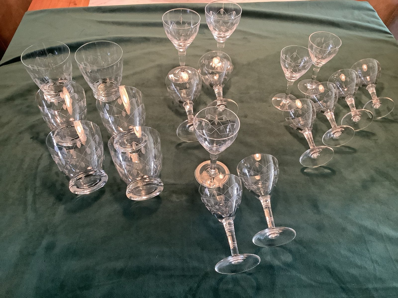 Prachtig geslepen glasservies – 30 diverse glazen, Ophalen