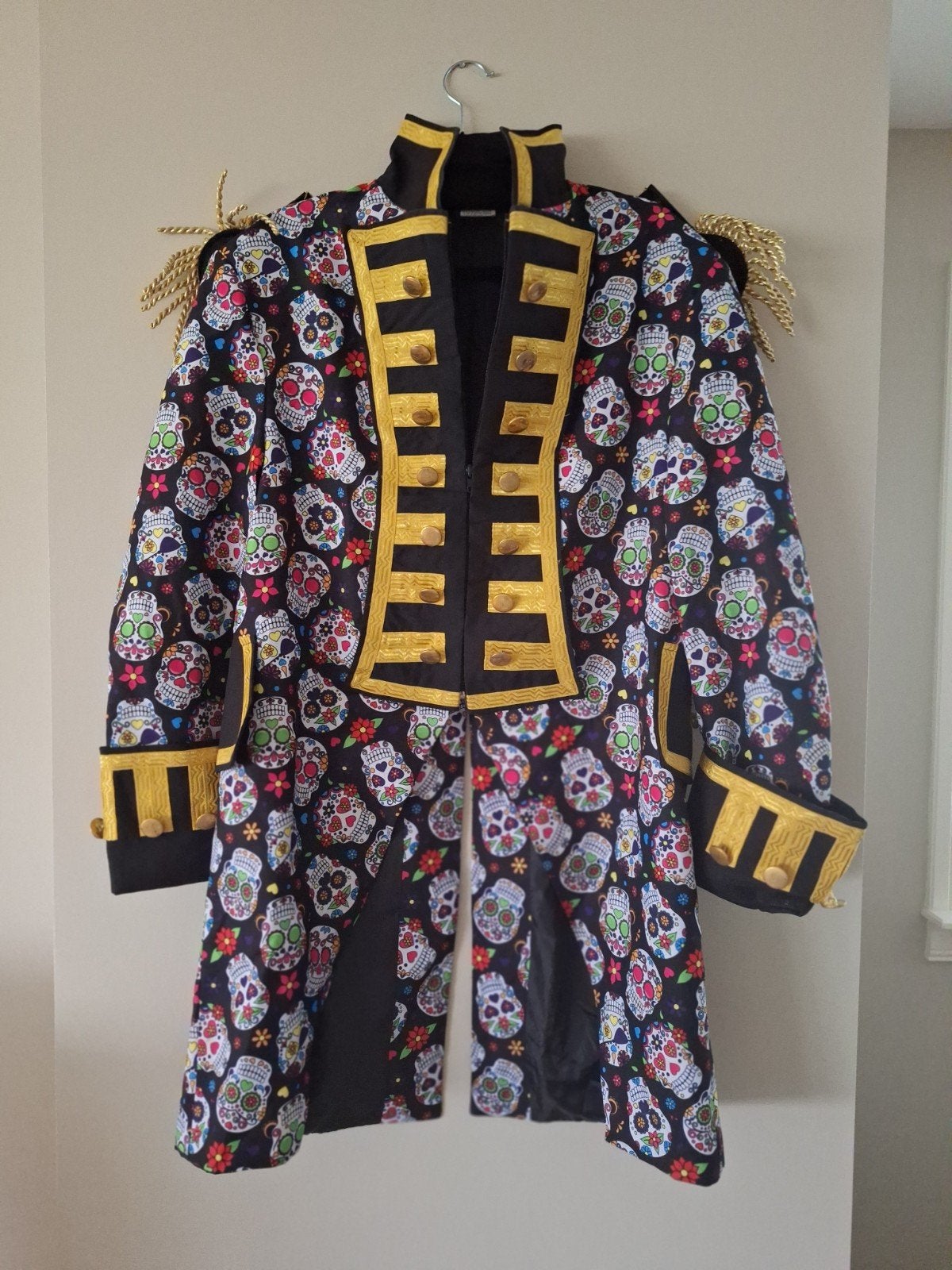 Carnavalsjas met doodshoofden en gouden details, Maat 52/54 (L), Onbekend, Ophalen of Verzenden, Zo goed als nieuw