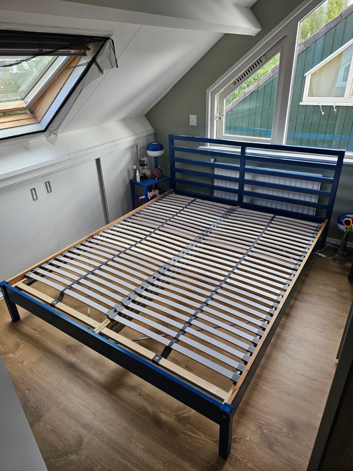 Blauw Ledikant met evt. nachtkastjes en lampen (IKEA), Huis en Inrichting, Ophalen, Gebruikt, Blauw, Twijfelaar