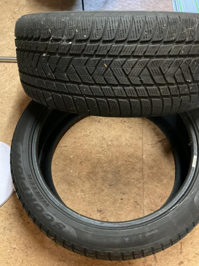 GRATIS AF TE  HALEN!!              Winterbanden Range Rover., Auto-onderdelen, Banden en Velgen, Ophalen, Overige maten, Winterbanden