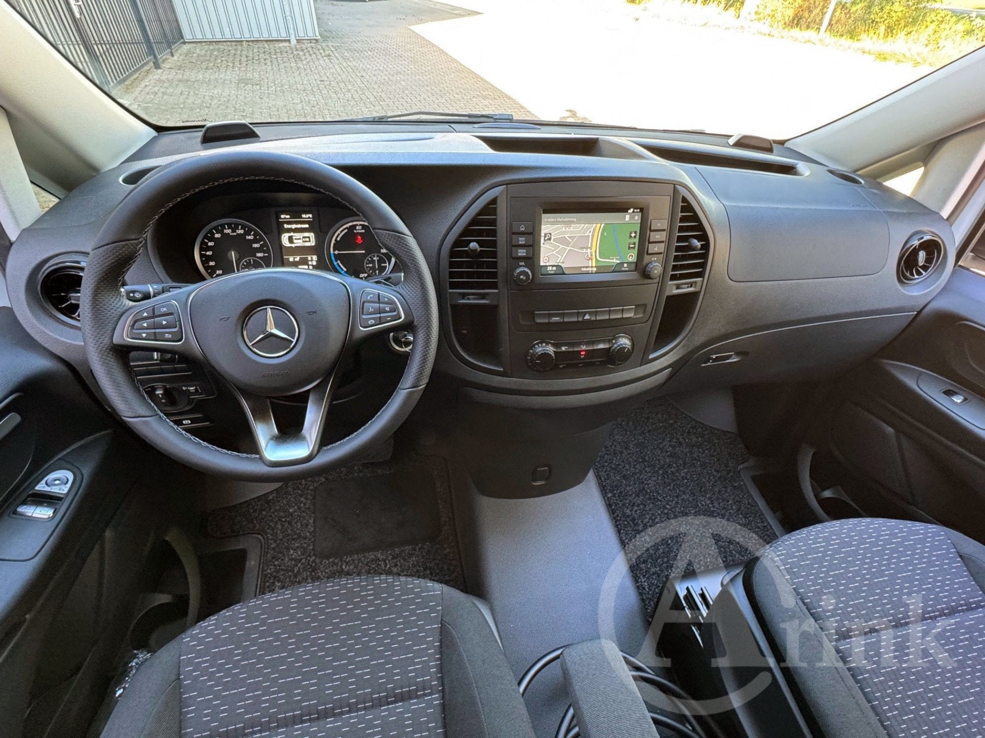 Mercedes-Benz eVito 112 L2 60 kWh 275 km WLTP 2x Schuifdeur, Stof, Gebruikt, Zwart, Met garantie (alle)
